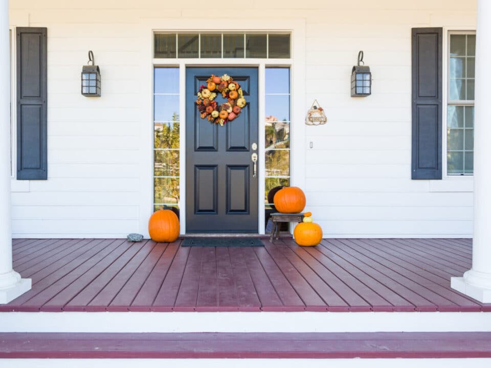 Fall,Decoration,Adorns,Beautiful,Entry,Way,To,Home.